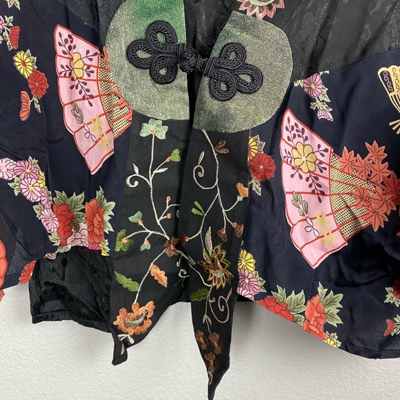 Champagne Collection by All That Glitters Kimono - Picture 2 of 7